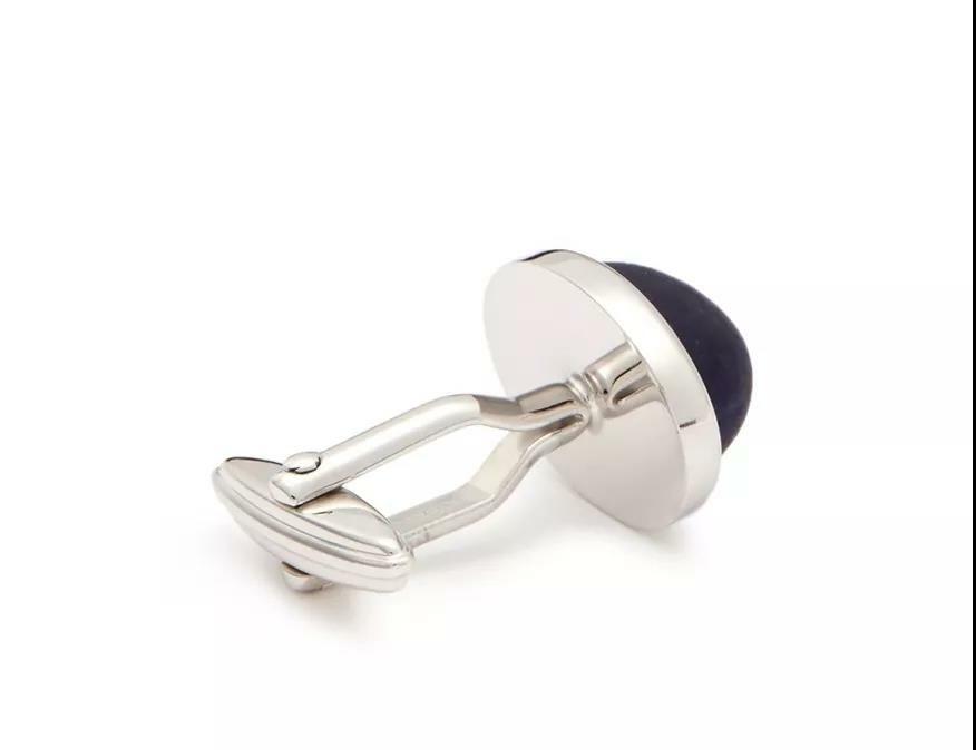 尚麟服飾酒店制服設(shè)計(jì)細(xì)節(jié)—鯨尾袖扣 尚麟服飾酒店制服設(shè)計(jì)細(xì)節(jié)—鯨尾袖扣